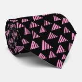 Cravate Triangles éclos 250319 - Rose sur Noir (Roulé)