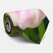 Cravate Tulipes blanches, roses et jaunes dans le jardin (Roulé)