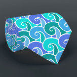 Cravate Vagues de l'océan aquatique dans Blue Nautical Bea<br><div class="desc">Cette jolie motif d'inspiration océanique montre des vagues dans des tons variés de bleu et de vert turquoise. C'est pour quiconque aime la mer. Ce motif nautique est carrelé de façon transparente et peut être "customisé" et rendu plus grand ou plus petit sur le produit. Ces belles vagues tourbillonnantes vous...</div>