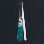 Cravate Vagues turquoises Artsy modernes de plage d'océan<br><div class="desc">Transformez votre style avec cette conception à la mode. Elle comporte des vagues noires bleues et grises turquoises artsy et modernes de plage d'océan, la copie qui ajoutera un certains panache et talent à la mode à votre inventaire personnel des accessoires et des produits de mode, ou si cette conception...</div>