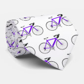 Cravate vélo violet sur blanc (Roulé)