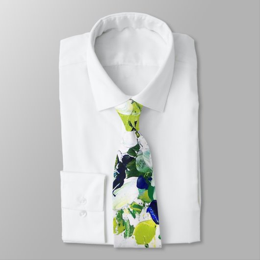 Cravate verte d'impression florale d'été (Attaché)