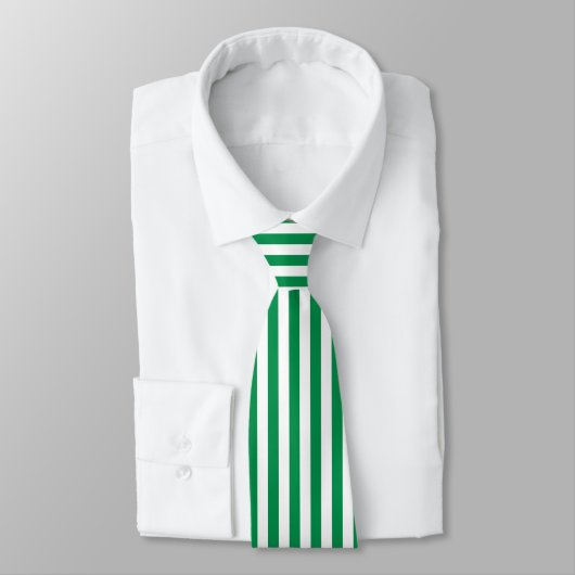 Cravate verte et blanche (Attaché)