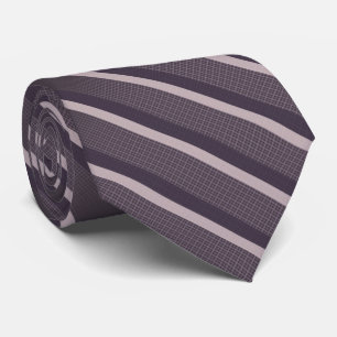 Cravate Violet rose grisâtre sur une grille de plum pourpr