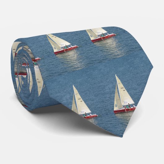Cravate Voilier rouge, voiles blanches (Roulé)