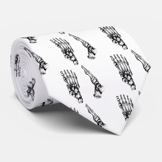 Cravate Vue de côté avant et des os des pieds (Roulé)