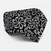 Cravate Whimsical Black White Spiral Flower Leafs Pattern (Roulé)