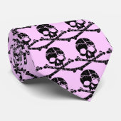 Cravate Worn Pink Skull and Crossbones (Roulé)