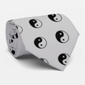 Cravate Yin et Yang dans noir et le gris (Roulé)
