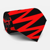 Cravate Zigzag - rouge sur le noir (Roulé)