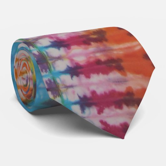 Cravate Zippie Tip rouge Tie Dye Necktie (Roulé)