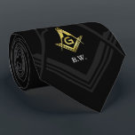 Cravates maçonniques Monogram Black Gold | Cadeaux<br><div class="desc">Cravates masoniques personnalisés que vous pouvez ajouter vos initiales monogrammes à... Ces cadeaux de franc-maçon personnalisés et élégants présentent un design unique en noir et or carré et compas (autres options de carré et compas disponibles avec ce design si vous le customisez plus loin). Qu'est-ce qui les rend si spéciaux...</div>