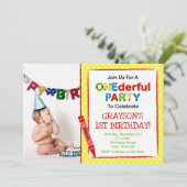 Crayon 1er Anniversaire Carte photo d'invitation (Debout devant)