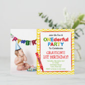 Crayon 1er Anniversaire Carte photo d'invitation (Debout devant)