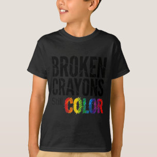 Crayons cassés teintent le t-shirt de sensibilisat