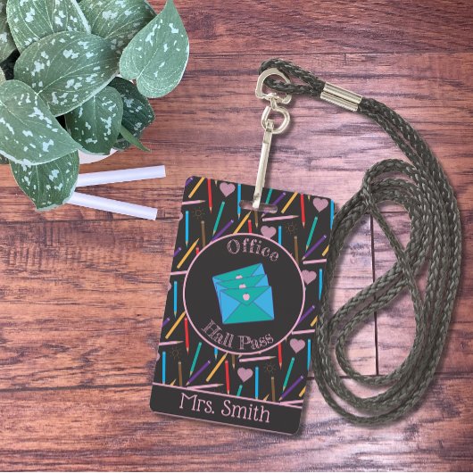 Crayons de couleur éparpillés | Badge de laissez-p