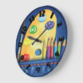 Crayons et horloge de pinceau (Angle)