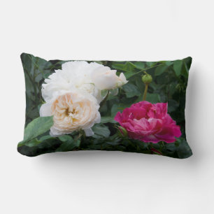 Cream and Roze Gestroomde Rozen Lumbar Pillow Kussen