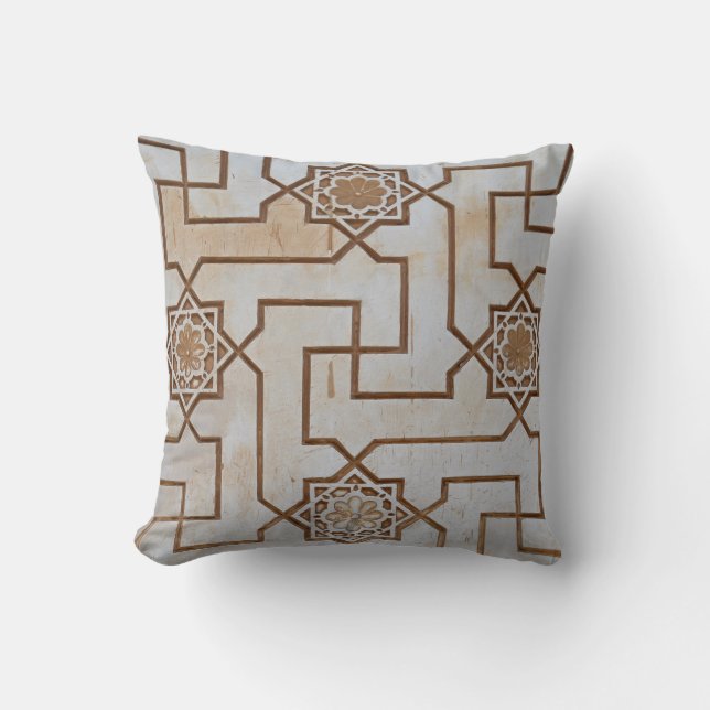 Cream Colored Geometric Patterted Kussen (Voorkant)
