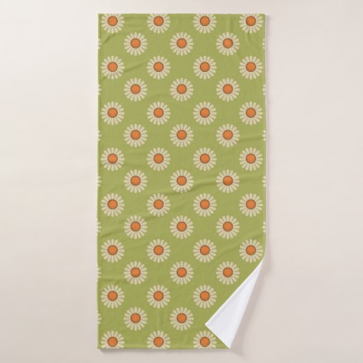 Cream en Oranje Daisies op Avocado Green Pattern Badhanddoek (Badhanddoek)