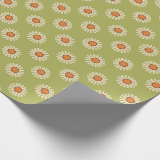 Cream en Oranje Daisies op Avocado Green Pattern Cadeaupapier (Hoek)