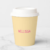 Cream minimalist custom name  papieren bekers (Voorkant)