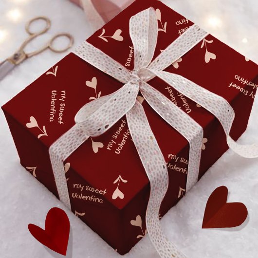 Cream Script Hearts on Burgundy– Valentine pattern Cadeaupapier