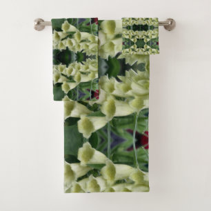 Creamy Foxglove Flower Abstract Pattern Bad Handdoek