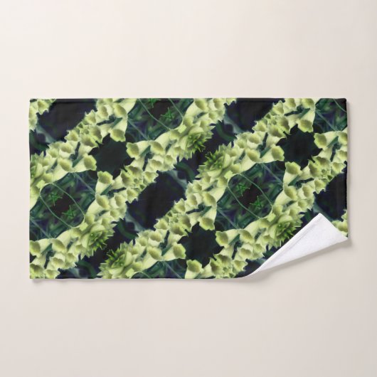 Creamy Foxglove Flower Abstract Pattern Bad Handdoek (Handdoek)