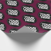 Creëer je eigen Bourgondische Repeating Logo Achte Cadeaupapier (Hoek)