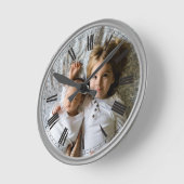 Creëer Uw aangepaste foto grijze Classy Elegant Ronde Klok (Hoek)