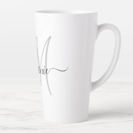 Creëer uw eigen aangepaste monogram en naamscript latte mok (Rechts)