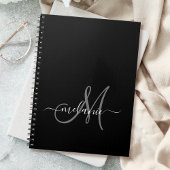 Creëer uw eigen aangepaste monogram en naamscript notitieboek