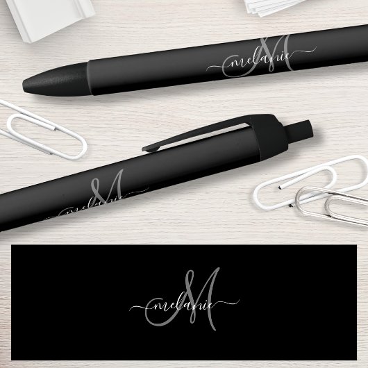 Creëer uw eigen aangepaste monogram en naamscript zwarte inkt pen