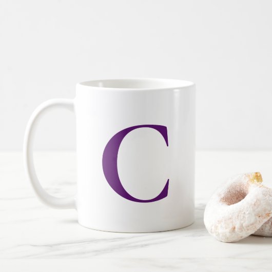 Creëer Uw Eigen Grote Paarse Monogram Koffiemok (Met donut)