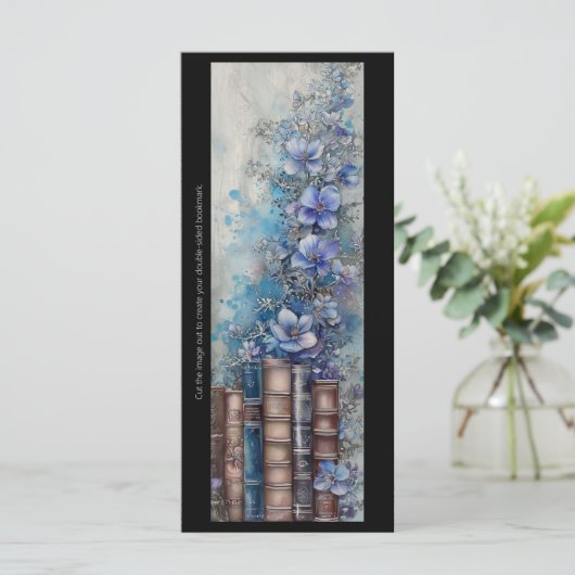 Creëer Uw Eigen Paarse Bloemen Boek Stack Bladwijz (Staand voorkant)