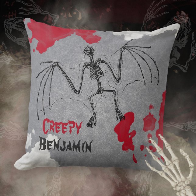 Creepy Halloween Bat Skeleton Jouw naam Kussen (Creepy Halloween Bat Skeleton Your Name Throw Pillow ©Susanne Sachers - Sunny Mind Design 🌞)