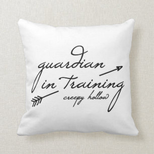 Creepy Hollow, pillow, "voogd in opleiding" Kussen