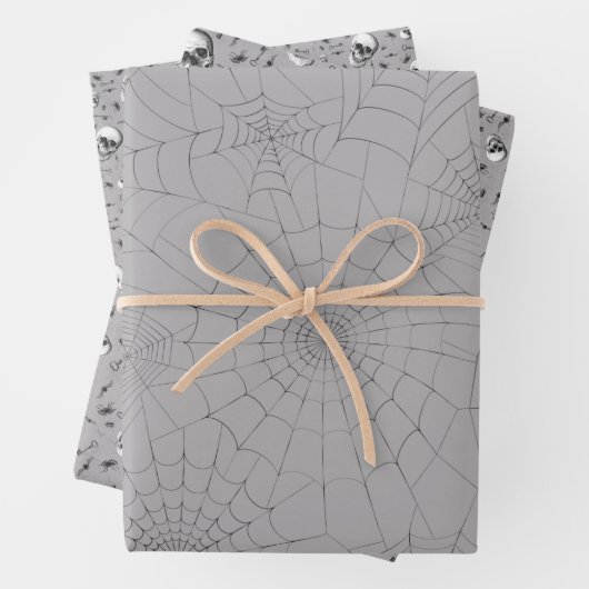 Creepy Spiderwebs en Skull Halloween Inpakpapier Vel (In situ)