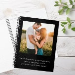 Créez votre propre photo personnalisée et un devis<br><div class="desc">Créez votre propre photo personnalisée et un carnet de planificateur de devis. Comprend une de vos photos et un texte personnalisé en typographie minimaliste de machine à écrire.</div>