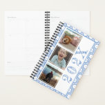 Créez votre propre planificateur Modèle photo<br><div class="desc">Ajoutez vos photos (le carré fonctionne mieux,  mais vous pouvez customiser d'autres à s'adapter en customisant plus loin) à ce planificateur amusant à motifs géométriques ! Ajoutez l'année à l'avant et votre nom à l'arrière pour un joli planificateur personnalisé qui vous inspirera et vous motivera à vous organiser!</div>