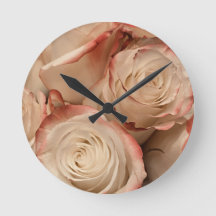 Crème & Rode Getipte Rozen Ronde Acryl Wandklok
