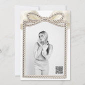 Crème Ruffle Cascade Bow Elegant Sweet 16 Party Kaart (Achterkant)