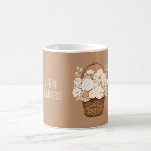 Crème Witte Bloemen in Mand Koffiemok