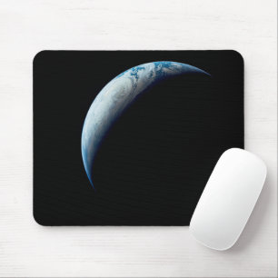 Crescent Earth genomen van de Apollo 4 missie. 2 Muismat