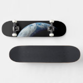 Crescent Earth genomen van de Apollo 4 missie. Skateboard (Horizontaal)