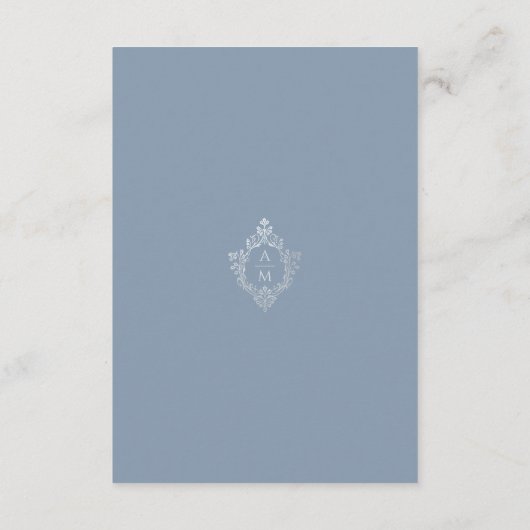 Crest Dusty Blue Bruiloft Details Monogram Informatiekaartje (Achterkant)