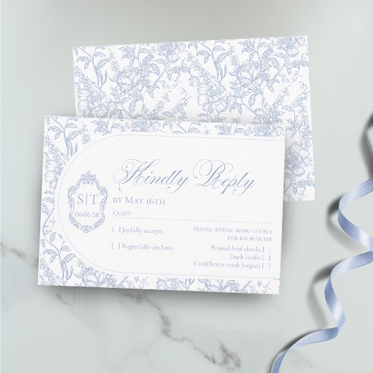 Crest Monogram Blue and White Floral Script RSVP Kaartje