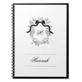  Crest Monogram Coquette Boog Naam Initialen Notitieboek (Voorkant)
