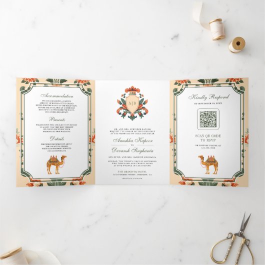 Crest Royal Camel Indiase Hindoe bruiloft Drieluik Uitnodiging (Binnen)